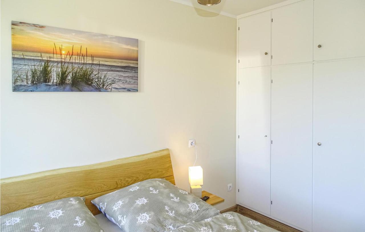 Lovely Apartment In Buesum With Kitchen Εξωτερικό φωτογραφία